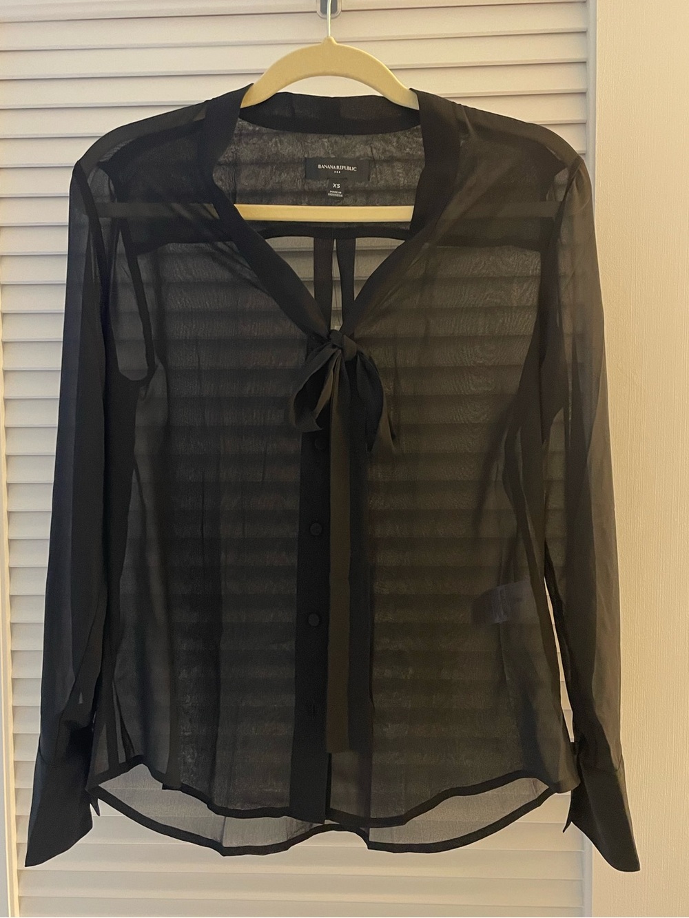 Banana Republic TIE-NECK BLOUSE
